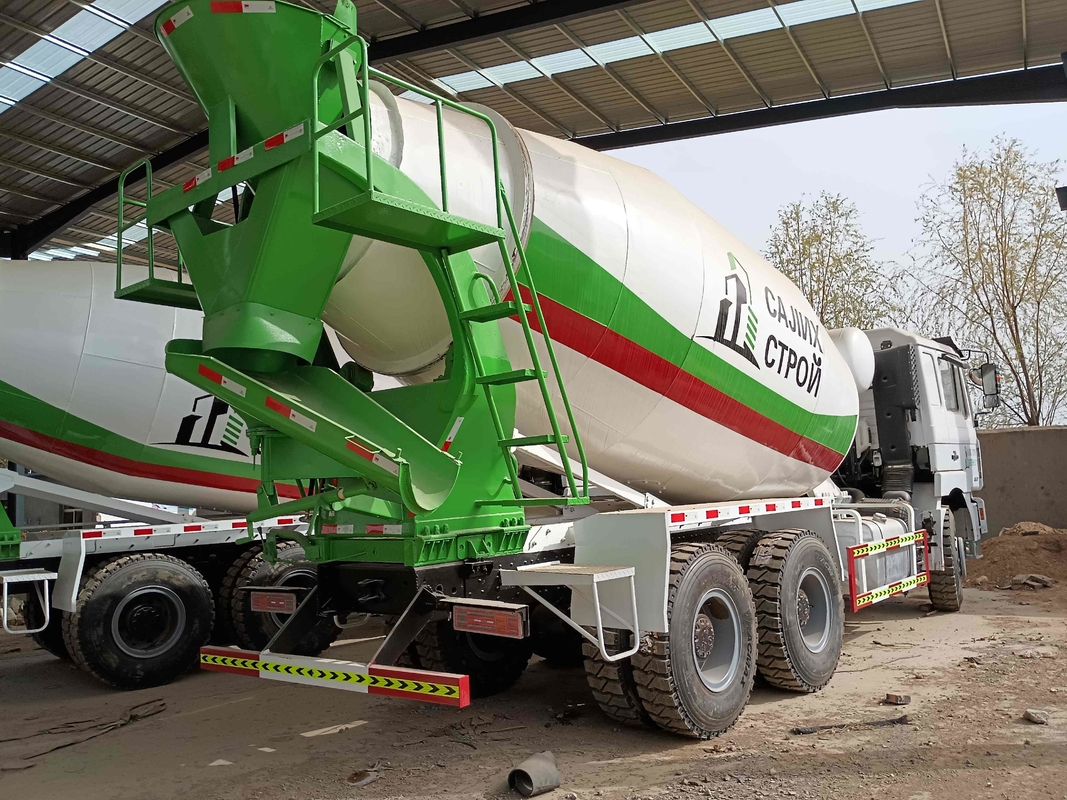 شاحنة خلاطة أسمنت مستعملة ذات حجم ديناميكي 5m³ وزن تحميل مقدّر 11 طن محرك Weichai 6 × 4 وضع القيادة