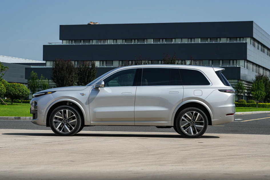 العلامة التجارية الصينية سيارة كهربائية 6 مقاعد Li L9 نموذج كبير SUV محرك توربيني