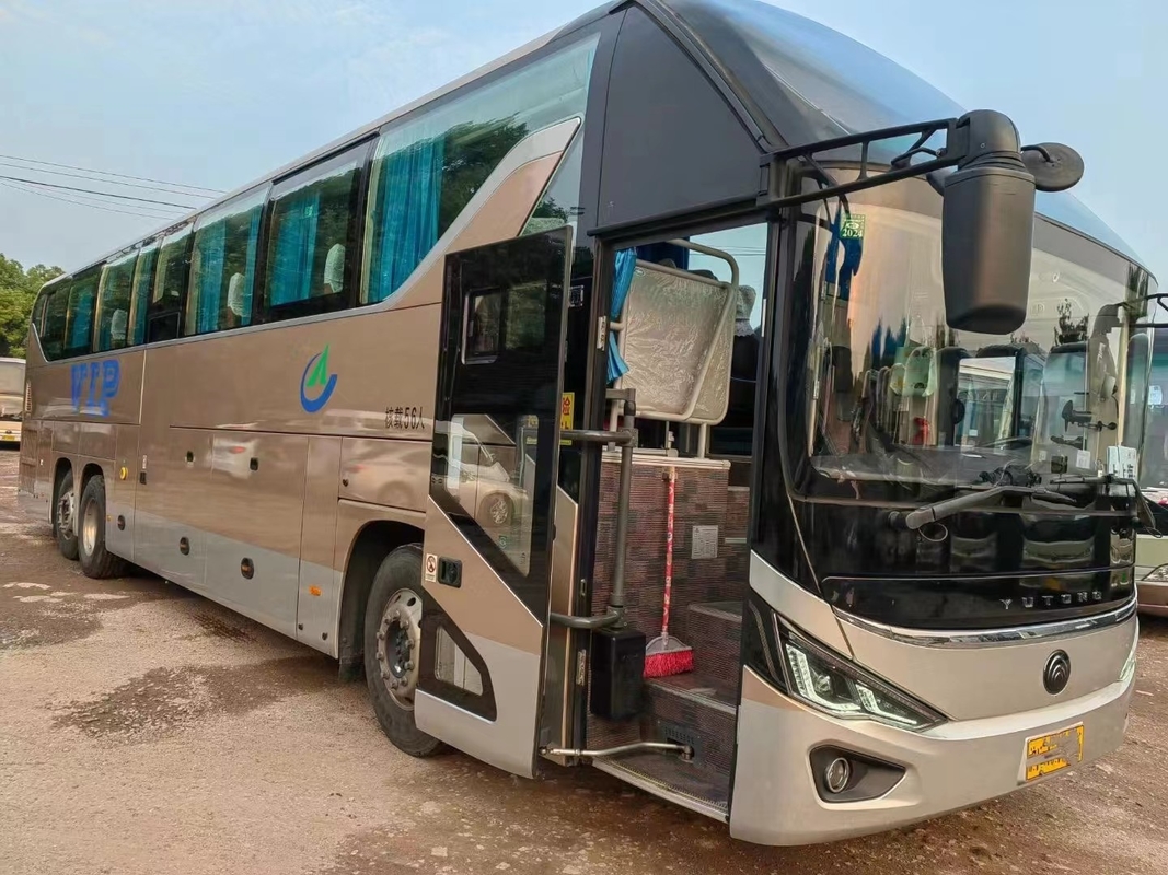 حافلة الديزل المستعملة لعام 2020 56 مقعداً حافلة VIP مزدوجة الأبواب Yutong ZK6137