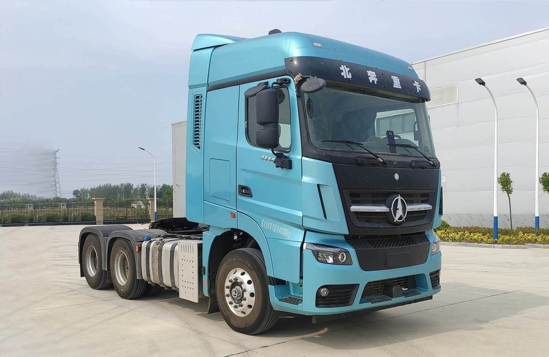 Zf علبة التروس Amt 560 حصان شاحنات زيت الوقود المستعملة Beiben رأس الحصان 6 * 4 وضع القيادة 3 محاور