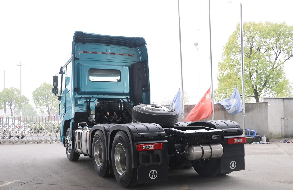 Zf علبة التروس Amt 560 حصان شاحنات زيت الوقود المستعملة Beiben رأس الحصان 6 * 4 وضع القيادة 3 محاور