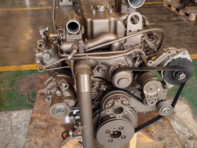 قطع غيار الحافلات المستعملة يو تشاي6L260-42 المحرك يورو 4 الديزل 260 حصان أقصى قوة