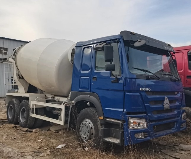 أقل سعر خلاط 10 عجلات HOWO 6X4 8cbm 9cbm 371HP شاحنة خلاط الخرسانة