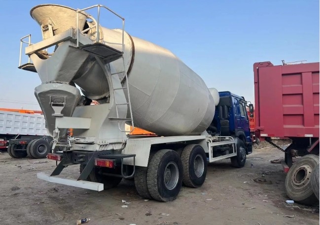 أقل سعر خلاط 10 عجلات HOWO 6X4 8cbm 9cbm 371HP شاحنة خلاط الخرسانة