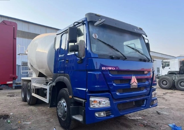 أقل سعر خلاط 10 عجلات HOWO 6X4 8cbm 9cbm 371HP شاحنة خلاط الخرسانة