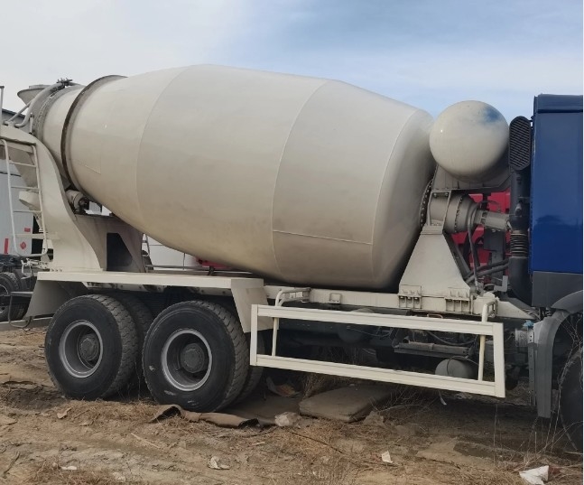 أقل سعر خلاط 10 عجلات HOWO 6X4 8cbm 9cbm 371HP شاحنة خلاط الخرسانة