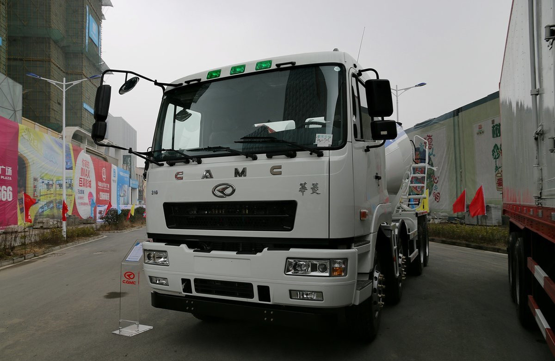 شاحنة مزيج الخرسانة المستعملة 8 × 4 CAMC مزيج الاسمنت 310hp يورو 5 ناقلة كبيرة 12 إطارات