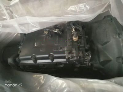 قطع غيار الحافلات الموثوق بها Yutong الحافلة ZK6110H علبة التروس Qijiang علبة التروس S6-90 دقة عالية