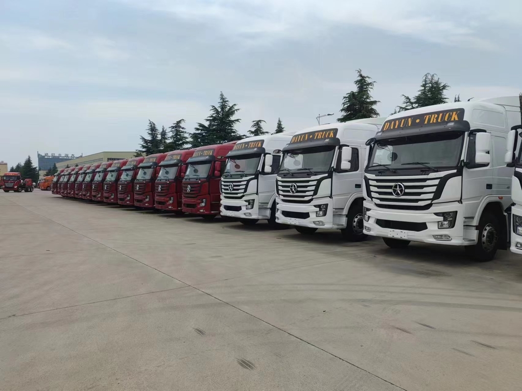 شاحنات جرار 6x4 Dayun Prime Mover CNG نطاق رحلة 800km يورو 3 انبعاثات 400 حصان