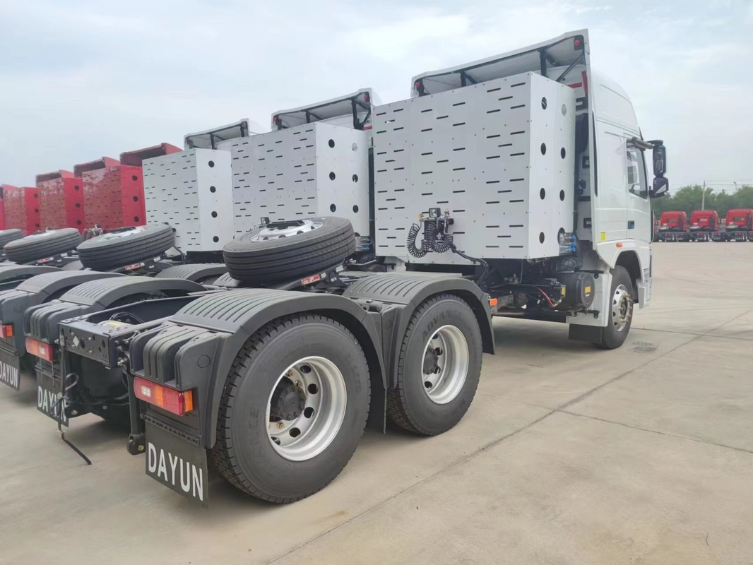 شاحنات جرار 6x4 Dayun Prime Mover CNG نطاق رحلة 800km يورو 3 انبعاثات 400 حصان