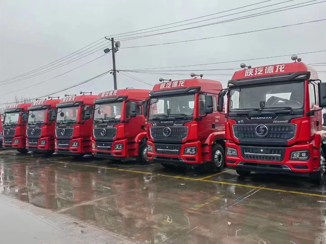 شاكمان شاحنة الجرار رأس M3000 6 * 4 ويتشاي 430hp 2021 سنة واحدة ونصف الكابينة