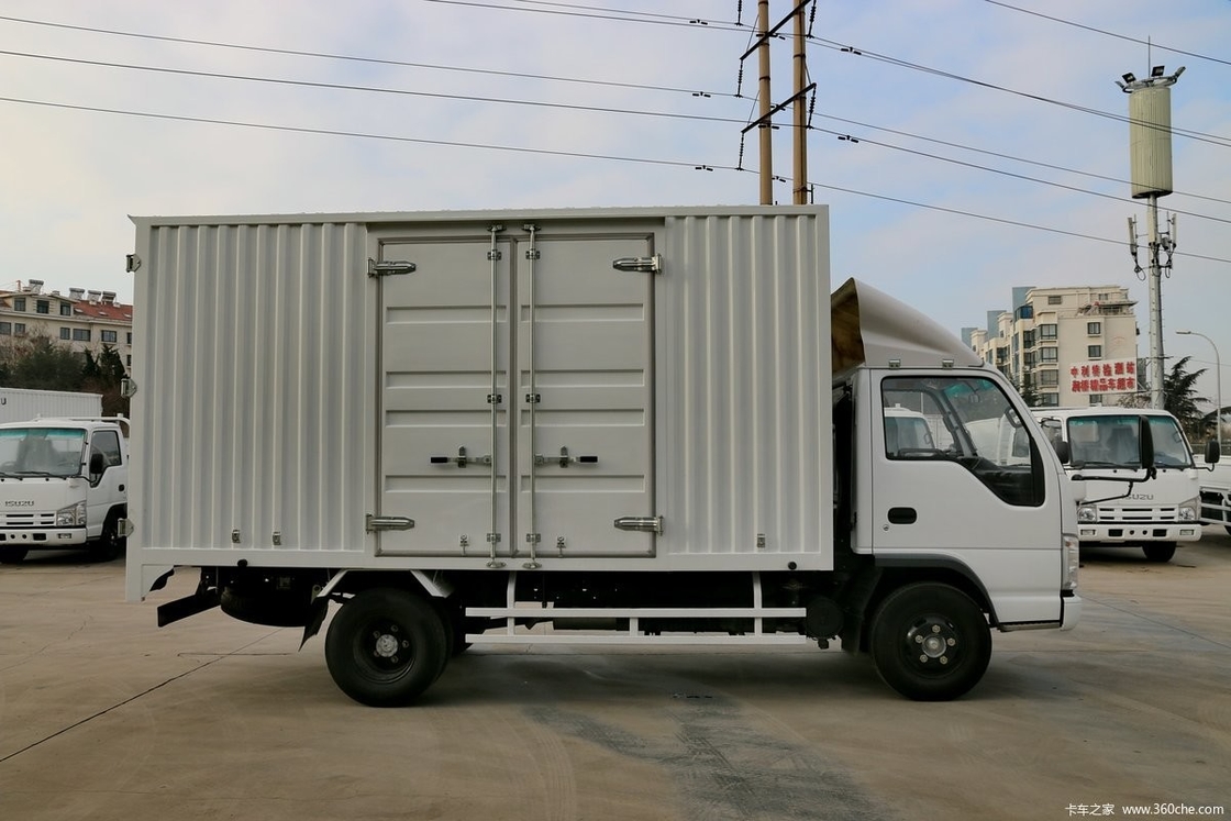 شاحنة شحن 15 طن يورو 4 إيسوزو 4 × 2 فان شاحنة شاحنة 6 إطارات متعددة أوراق العواصف 35 مربع مربع