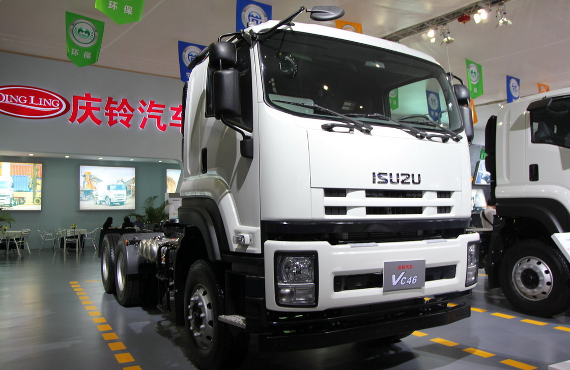 شاحنة جرار سقف مسطح كابينة ISUZU حصان رأس مقطورة 6 * 4 وضع القيادة 350 حصان اليورو 4 انبعاث