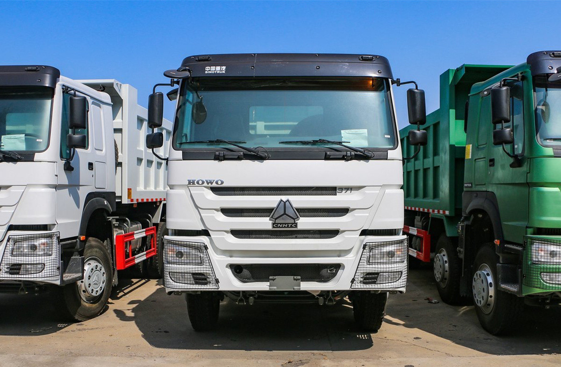 شاحنة صينية مستعملة 6 × 4 شاحنة قمامة Howo 371hp يورو 3 الاستخدام في أفريقيا 6.8 متر مربع طويل