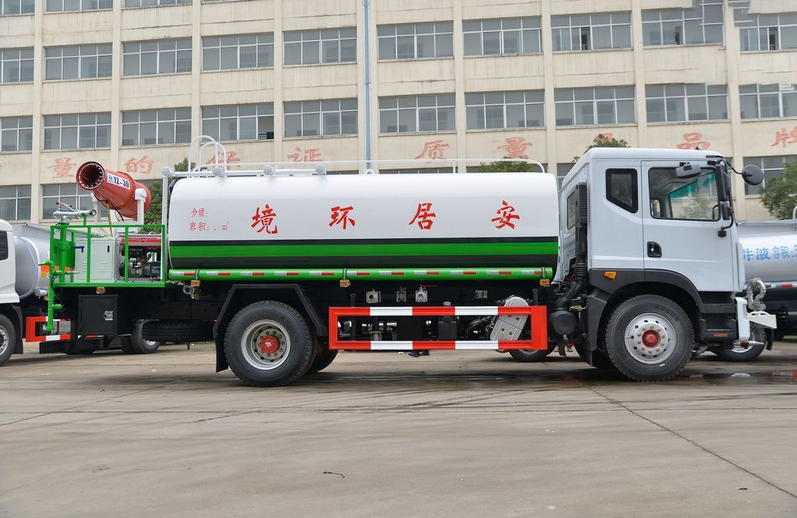 شاحنة رش الشوارع Dongfeng 4 × 2 ناقلة مياه مع مدفع رذاذ بقوة 230 حصانًا ومحرك Cum-mins