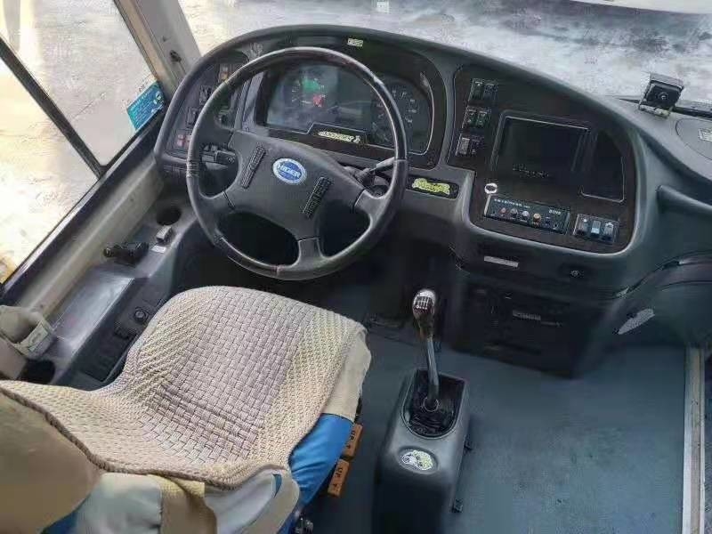 تاجر حافلات مستعملة حافلة نقل ركاب مستعملة مع AC Diesel Euro 2 Euro 3 Bus