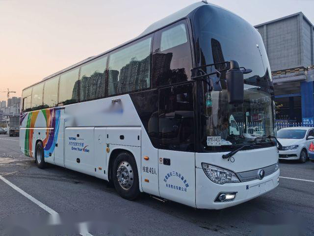 54 مقعد حافلة عربة مستعملة عام 2014 ويتشاي إنجين ديزل حافلة طابقين يوتونغ ZK6118 VIP