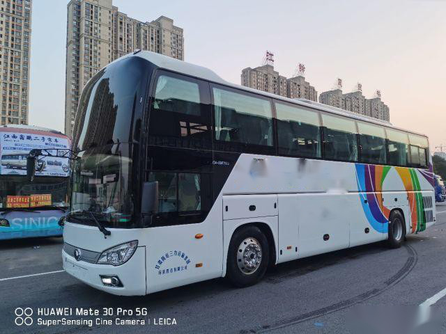 54 مقعد حافلة عربة مستعملة عام 2014 ويتشاي إنجين ديزل حافلة طابقين يوتونغ ZK6118 VIP