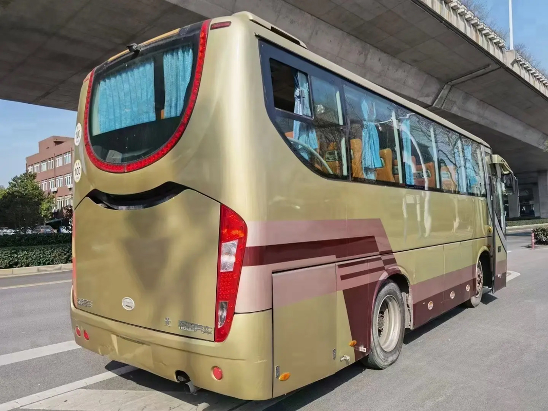 BJ6800 حافلة ديزلية ذات تكييف هواء ذات القيادة اليسرى ذات مساحة كبيرة للأمتعة