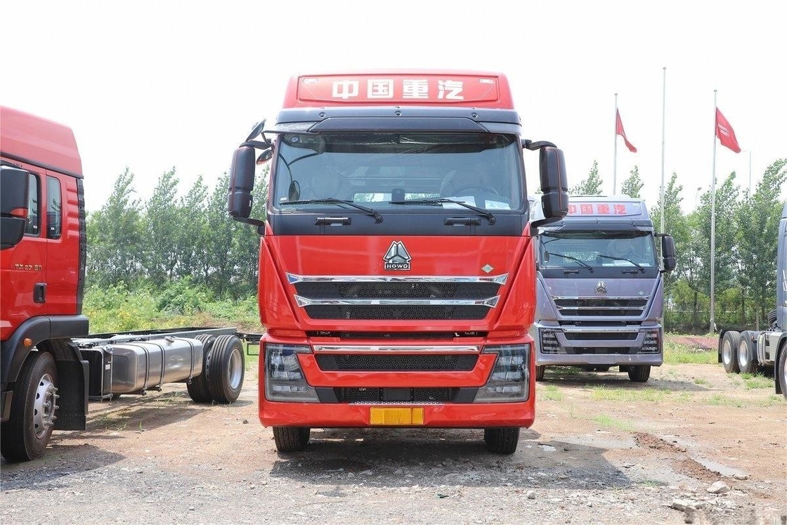 HOWO شاحنة ثقيلة 530 حصان 6X4 وطنية VI جرار الغاز الطبيعي المسال شاحنة غطاء الجانب المتحرك الهوائي