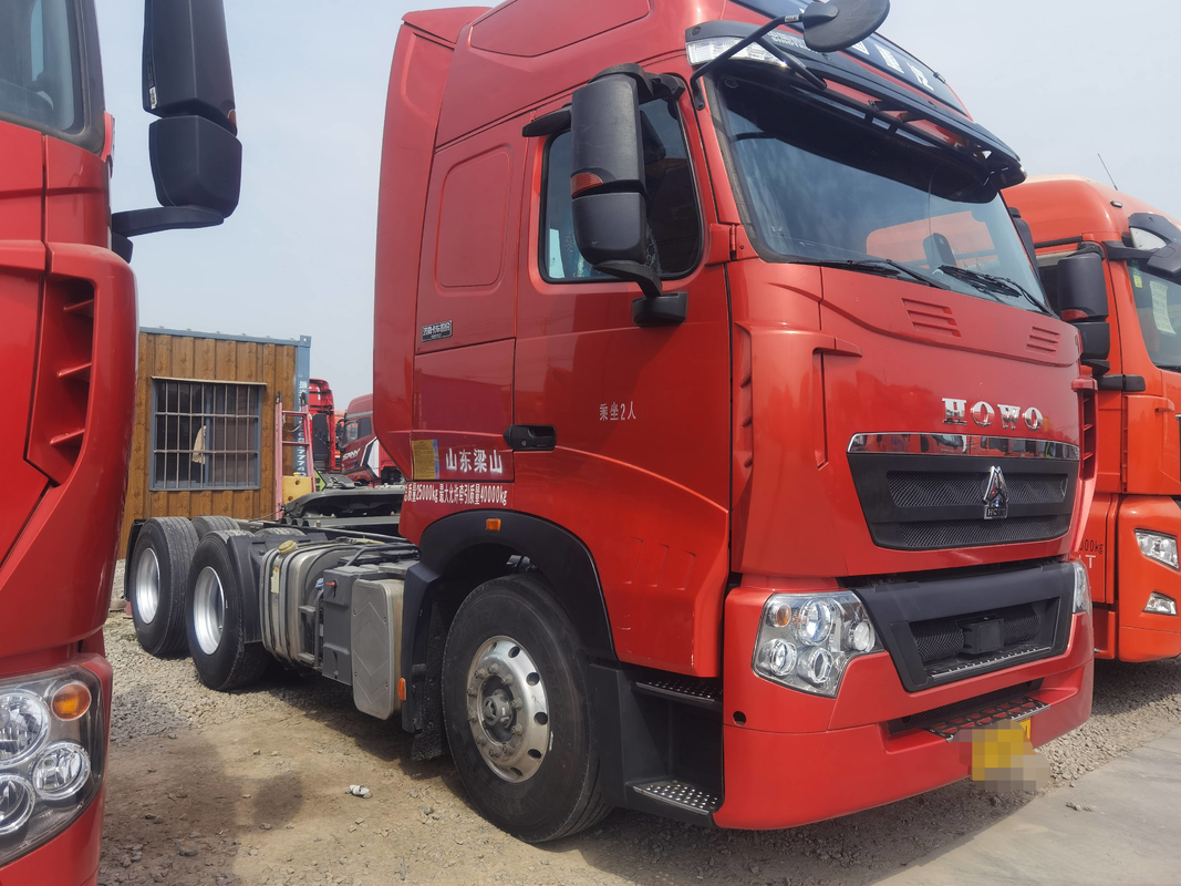 الصينية الجرار شاحنة الرأس الأحمر لون 6 × 4 وضع القيادة ورقة الربيع صف واحد مع النوم LHD