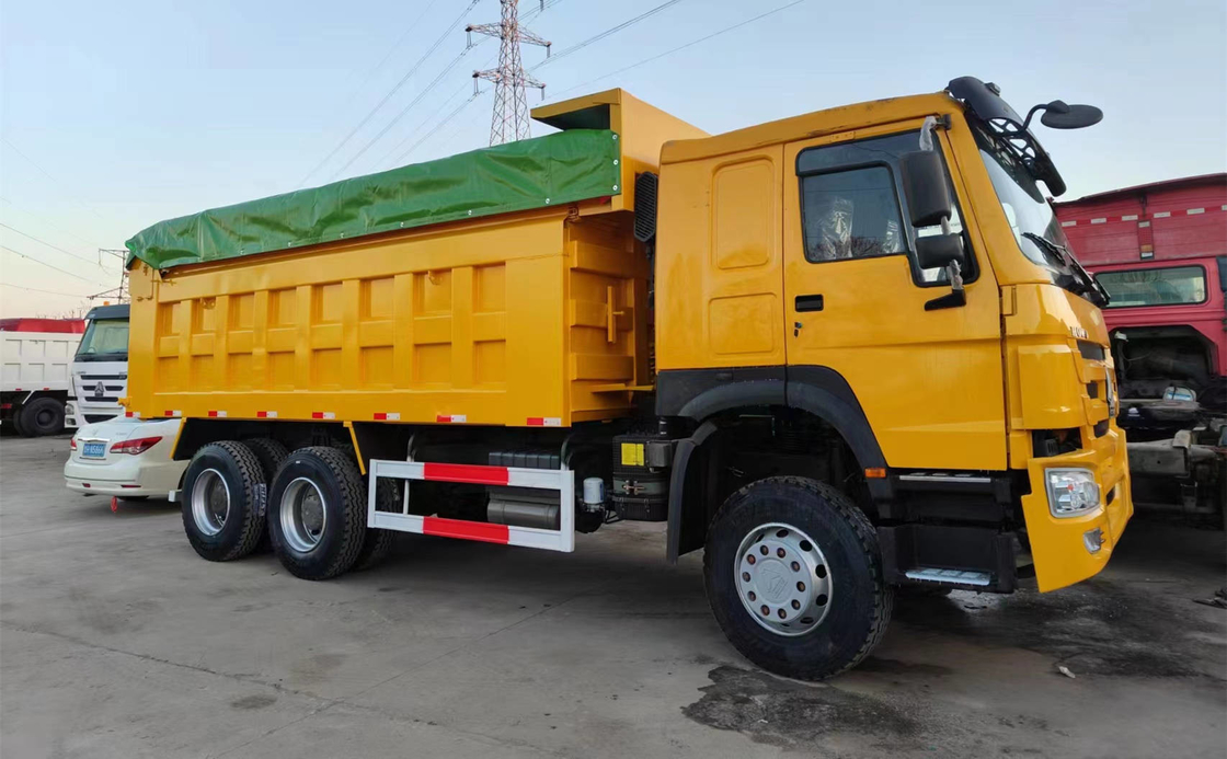 شاحنة صينية محطمة بوعاء كبير جديد 30 طن 6 * 4 Howo Tipper مع غطاء إطارات جديدة سرير واحد