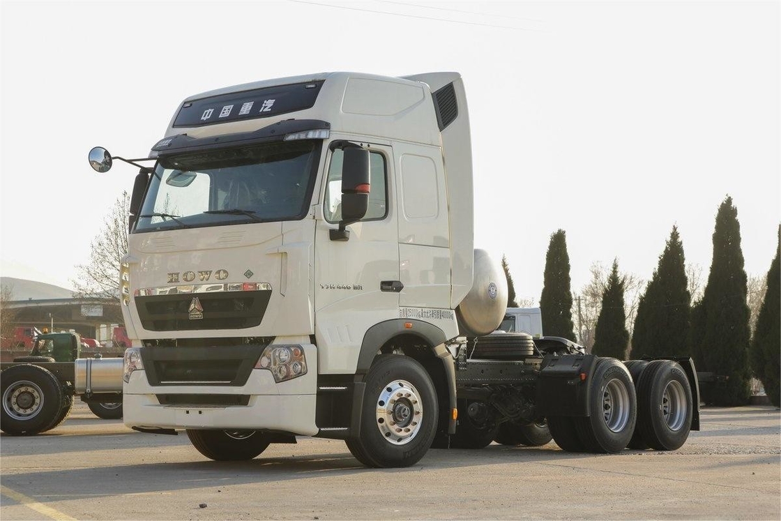 HOWO شاحنة ثقيلة منقلبة الريح الجانبية 440HP 6X4 LNG الجرار الوطني VI (13T المحور الخلفي)