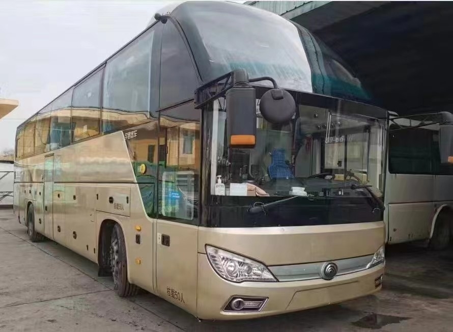 حافلة يوتونغ الفاخرة 48 مقعد شامبانيا يوتونغ ZK6122H ركاب حافلة VIP مع مكيف الهواء