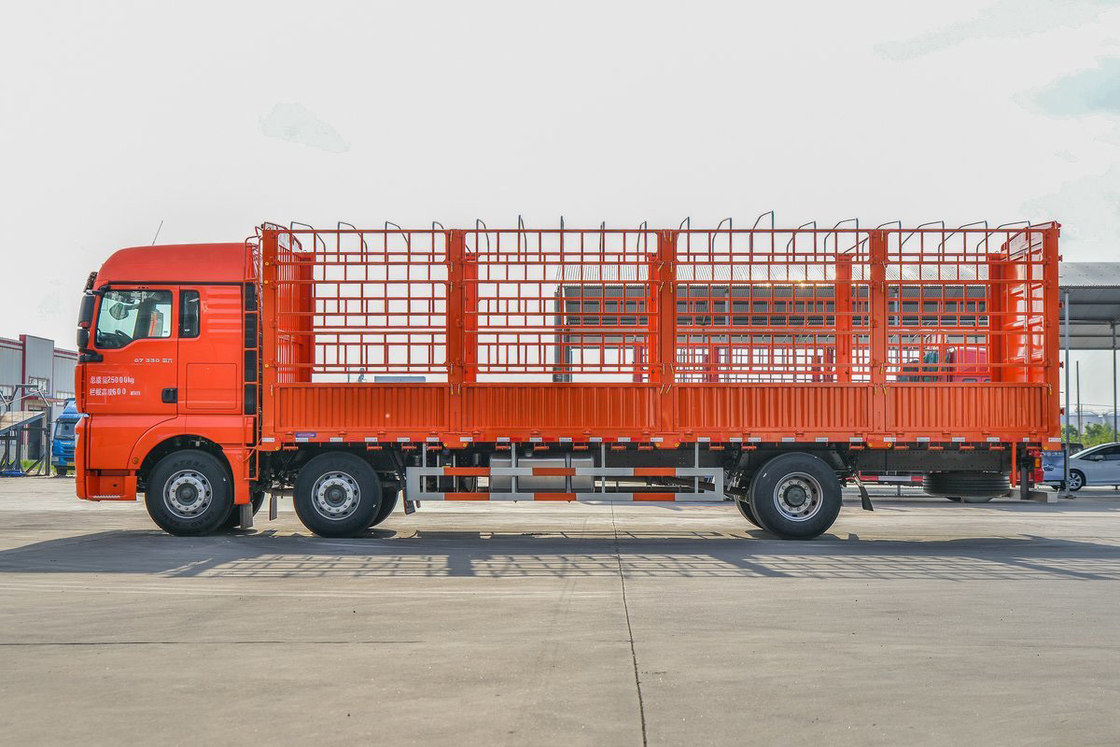 سينوتروك G5 نموذج 250HP 4X2 6.8m AMT 8 سرعة مرفق ولوحة التدفق SITRAK شاحنة السياج