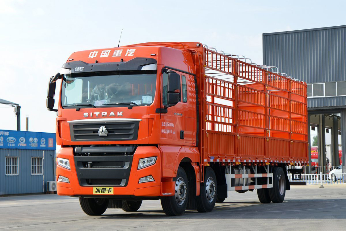 سينوتروك G5 نموذج 250HP 4X2 6.8m AMT 8 سرعة مرفق ولوحة التدفق SITRAK شاحنة السياج
