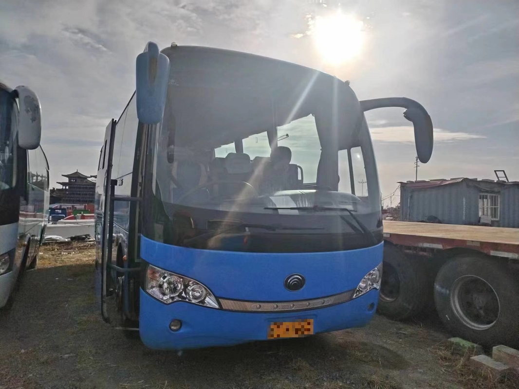 39 مقعد حافلة يوتونغ ZK6888 حافلة الديزل المستعملة حافلة اليد الثانية حافلة الأمتعة اليونية الثالثة