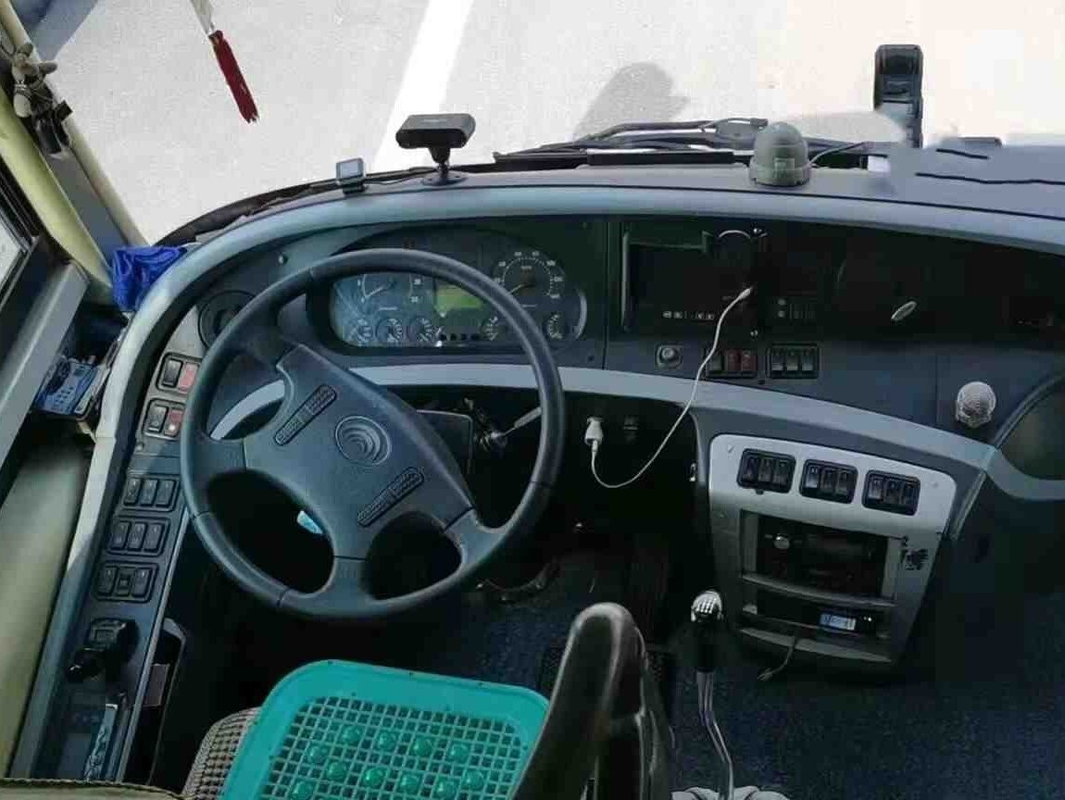 حافلة ركاب يوتونغ من اليد الثانية Zk6122 حمولة كبيرة محرك ويتشاي 336 حصان A / C