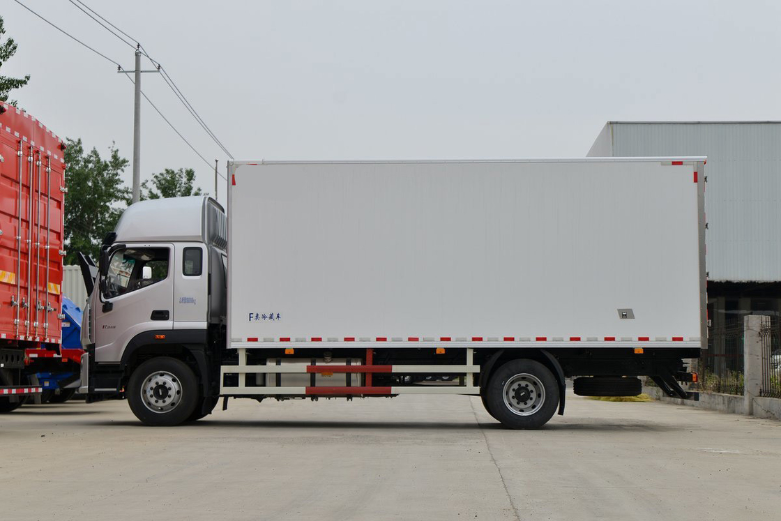 فوتون BJ5186 245HP 4X2 محور واحد 6.6m باب مزدوج صندوق شحن أبيض شاحنة باردة