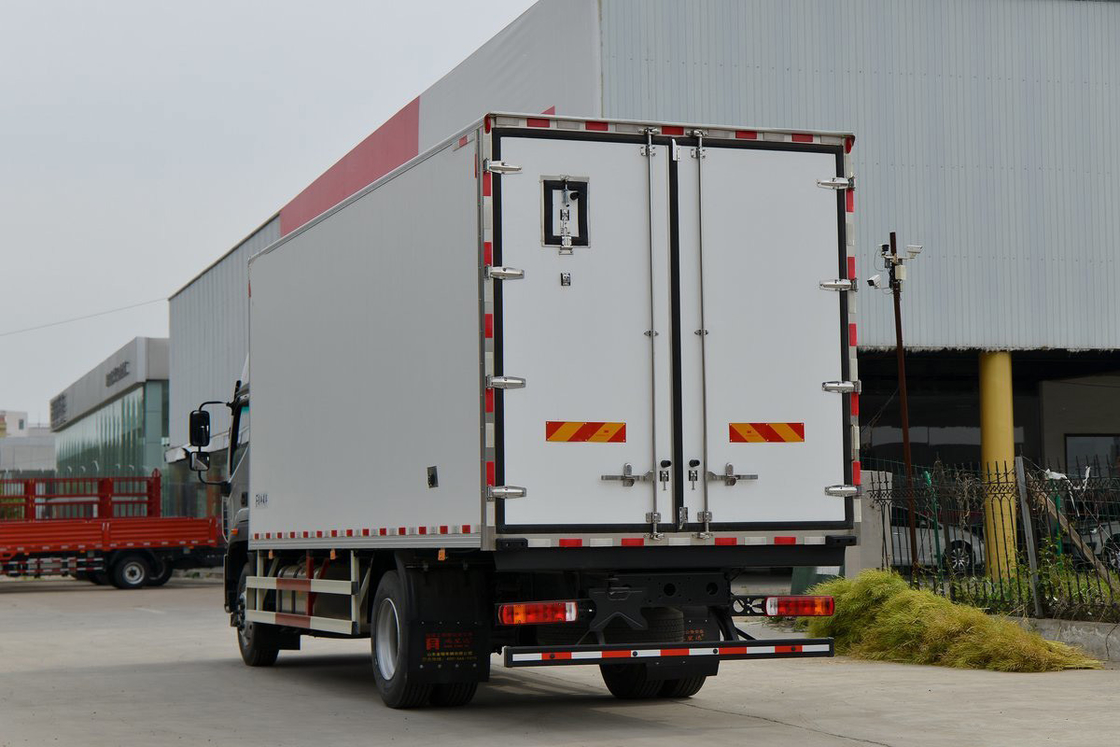 فوتون BJ5186 245HP 4X2 محور واحد 6.6m باب مزدوج صندوق شحن أبيض شاحنة باردة
