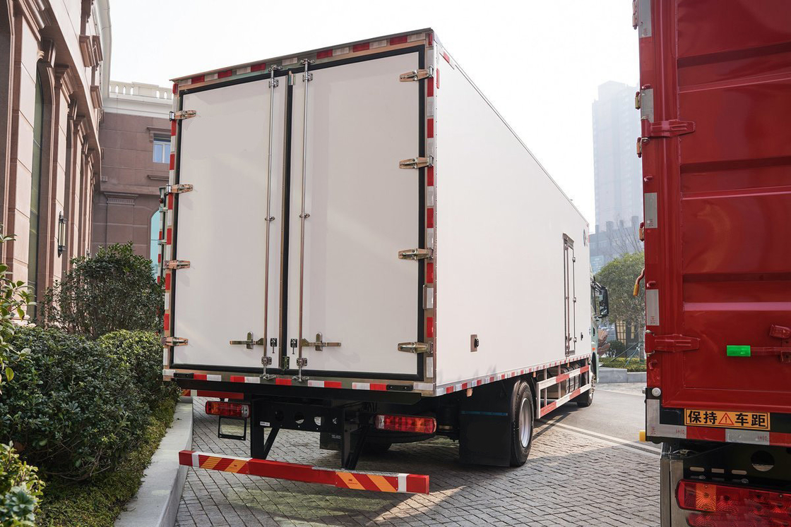 تشينغداو جيفانغ CA5181 JH6 مقاعد نصف صف ديزل 10 سرعة 350 حصان 4X2 9.7m AMT شاحنة التبريد التلقائي