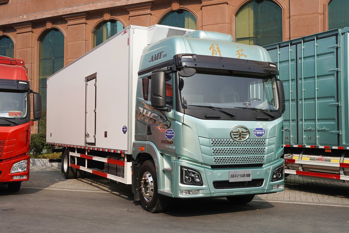 تشينغداو جيفانغ CA5181 JH6 مقاعد نصف صف ديزل 10 سرعة 350 حصان 4X2 9.7m AMT شاحنة التبريد التلقائي