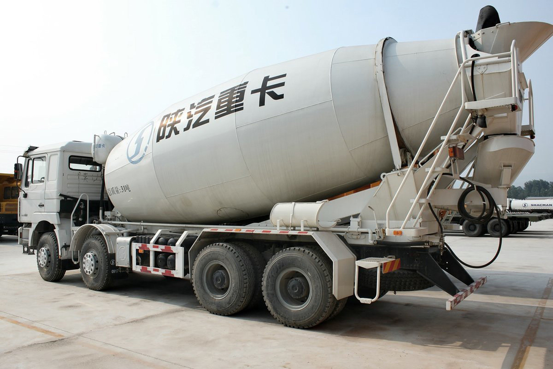 شاحنة شاحنة شاسعة للسيارات في شانشي ديلونغ F3000 375HP 8X4 مقعد هيدروليكي رئيسي شاحنة مزيج الخرسانة