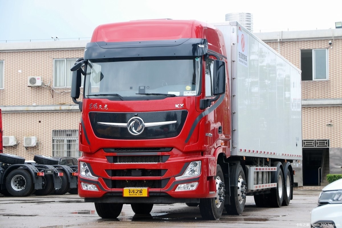 طوكيو DFH5310 الديزل 14 معدل 465 حصان نصف صف سقف مرتفع 8X4 9.4m AMT شاحنة التبريد التلقائي