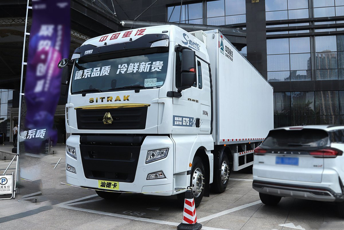 سيترك ZZ5326 G7S الديزل 16 سرعة 490HP 8X4 9.45m AMT شاحنة ثلاجة الصينوتروك التلقائية