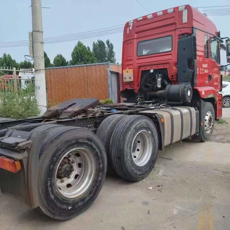 جرارات مستعملة شاحنة صينية شاكمان M3000s 460 حصان قوية ويتشاي 6 * 4 سحب 50 طن ثقيلة
