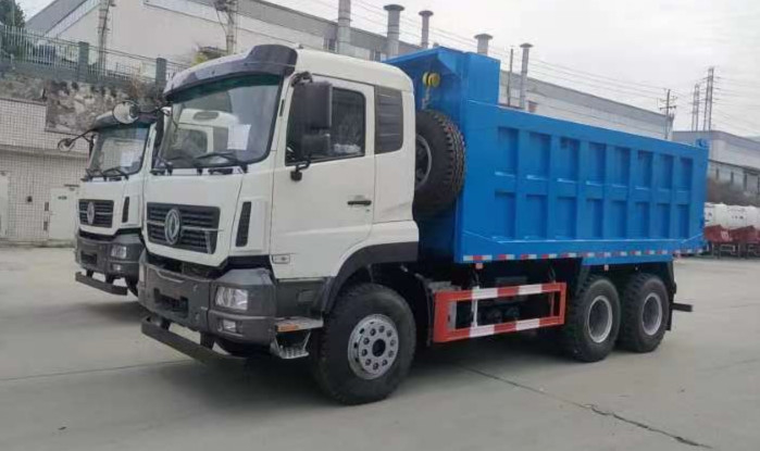 6×4 شاحنة قمامة تحميل 20-40 طن دونغفينغ 10 إطارات يد اليسار القيادة كابينة مع النوم