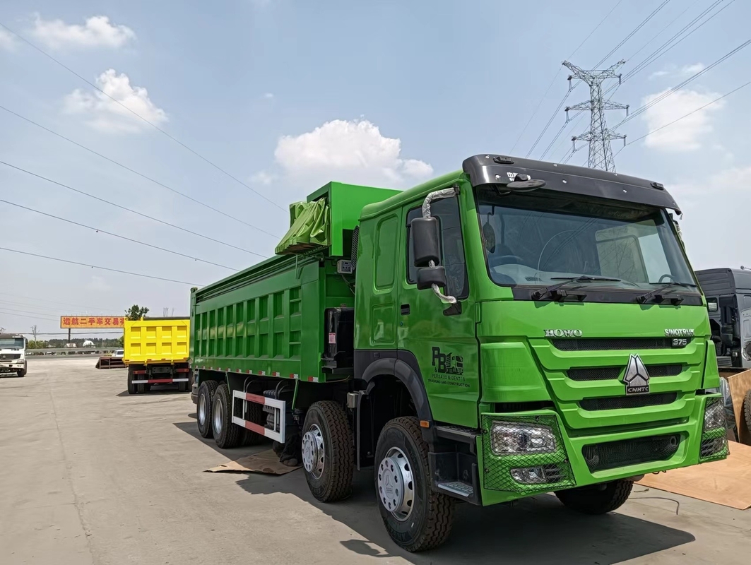 الشاحنات المستخدمة في زيمبابوي Sinotruk Howo ورقة الربيع 30CBM مربع محرك اليد اليمنى