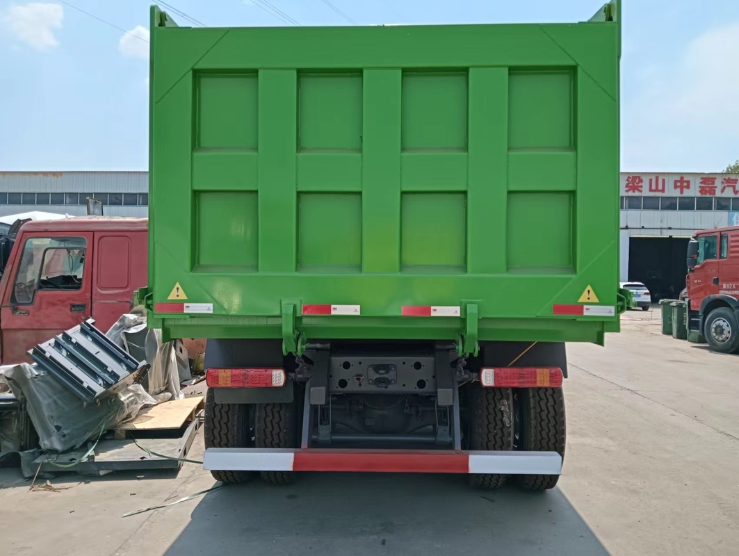 الشاحنات المستخدمة في زيمبابوي Sinotruk Howo ورقة الربيع 30CBM مربع محرك اليد اليمنى