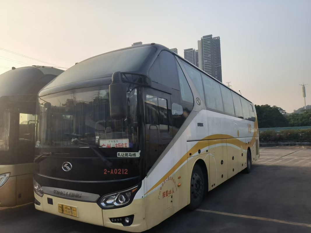 حافلات سيارات مستعملة للبيع 46 مقعد VIP نقل الركاب لمسافات طويلة 2 أبواب الديزل 330 حصان