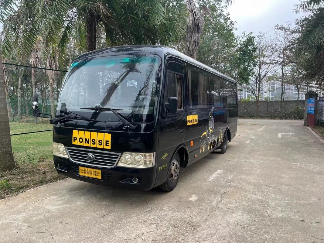 حافلة ميني مستعملة للبيع يوتونغ ZK6708D محرك الأمامية الديزل الكوستر الحافلة 19 مقعد 2 + 1 مقعد ترتيب