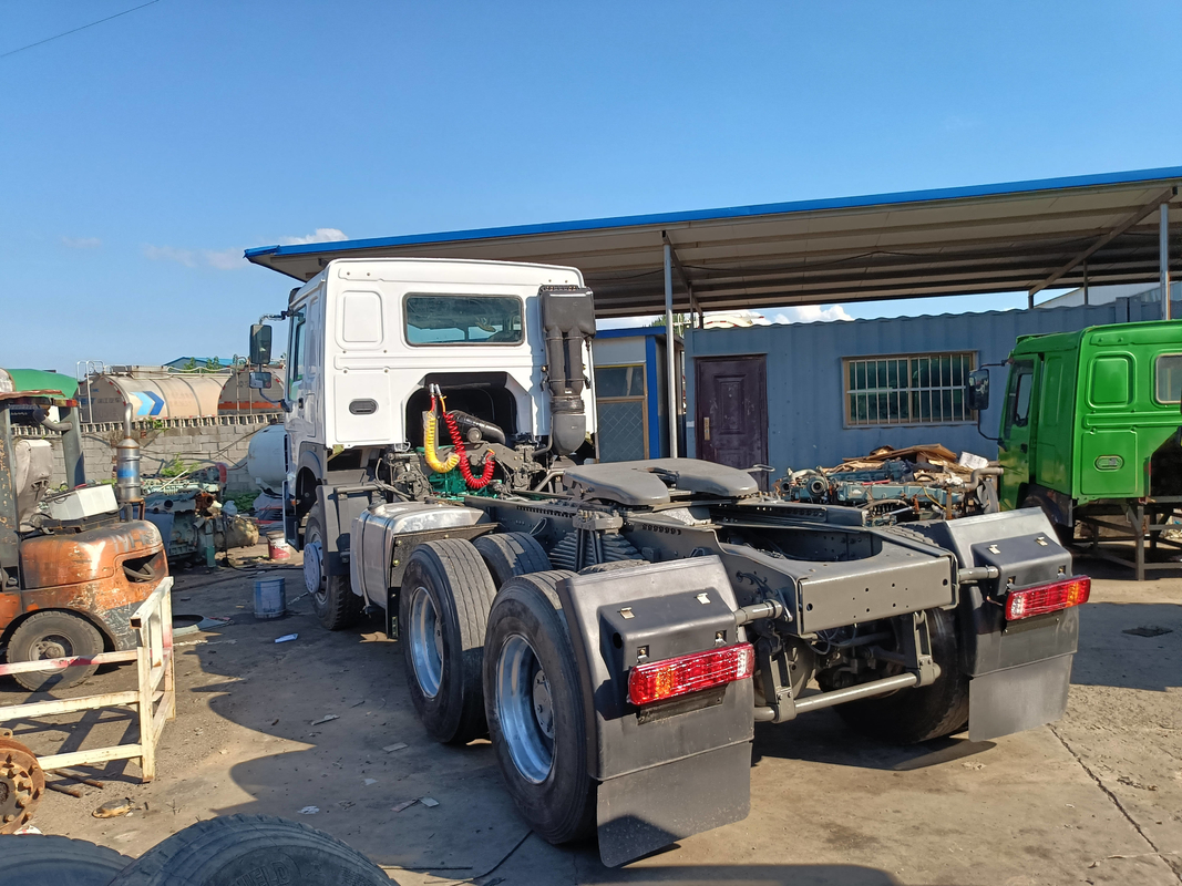 شاحنة رأس المقطورة 2022 سنة شاحنة الجرار Howo 371hp انبعاثات اليورو 2 تم تجديدها بالكامل