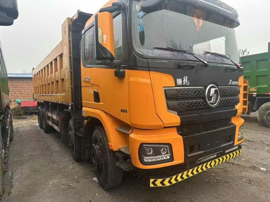8x4 6x4 50 طن شاكمان المستخدمة شاحنات القمامة للبيع X3000 ويتشاي 430hp الرمال والصخور النقل