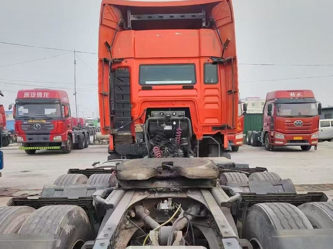 شاحنة سينو Howo MAN محرك 460 حصان 2021 سنة 6 × 4 وضع القيادة HowoTX رأس الجرار سقف مرتفع مع سرير