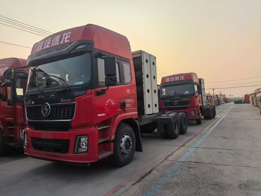شاحنة جرار غاز طبيعي أوتوماتيكية مستعملة X5000 مع 10 عجلات محرك Weichai CNG 460hp 2023 النقل الثقيل