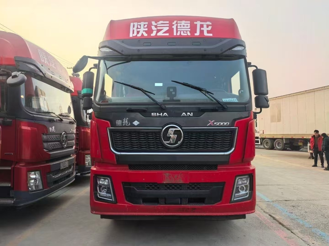 شاحنة جرار غاز طبيعي أوتوماتيكية مستعملة X5000 مع 10 عجلات محرك Weichai CNG 460hp 2023 النقل الثقيل